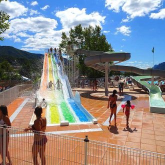 Activités nautiques au parc aquatique