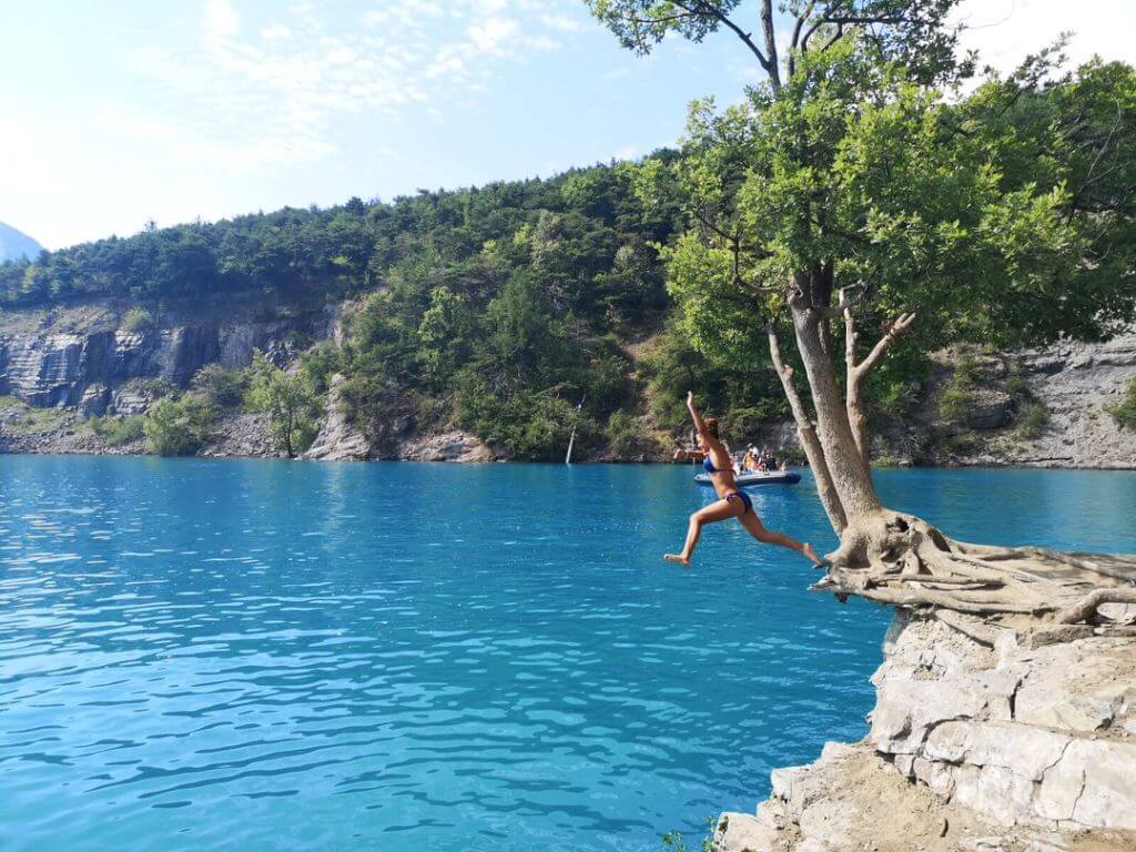 Laten we een duik nemen in het meer van Serre Ponçon