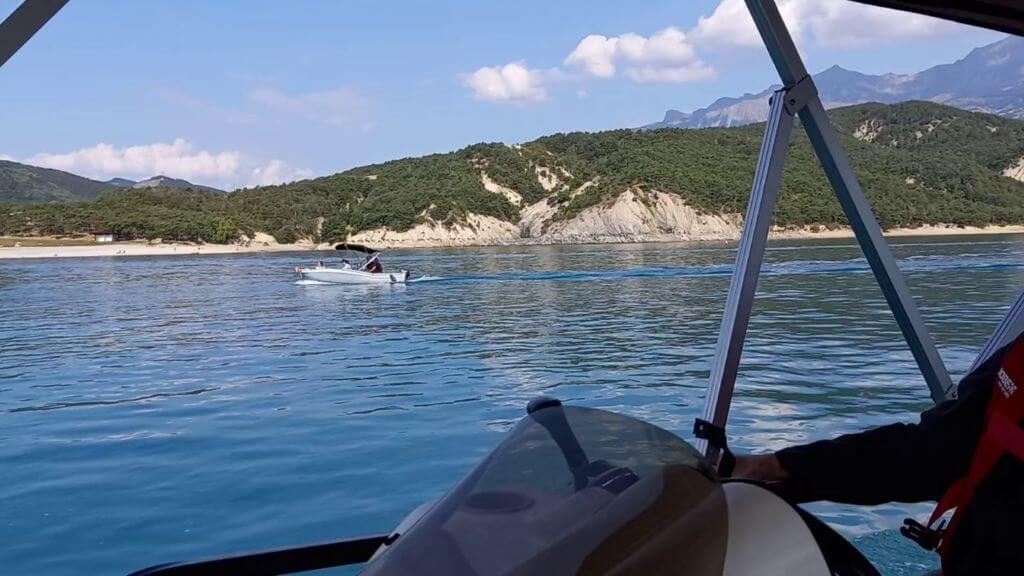 Discover the lake of Serre-Ponçon by boat